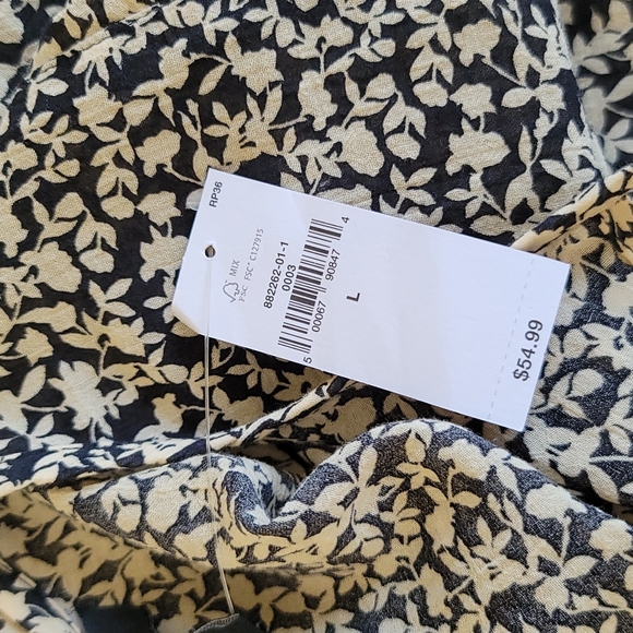 Banana Republic Factory flutter sleeve floral tie-neck blouse - Picture 15 of 16